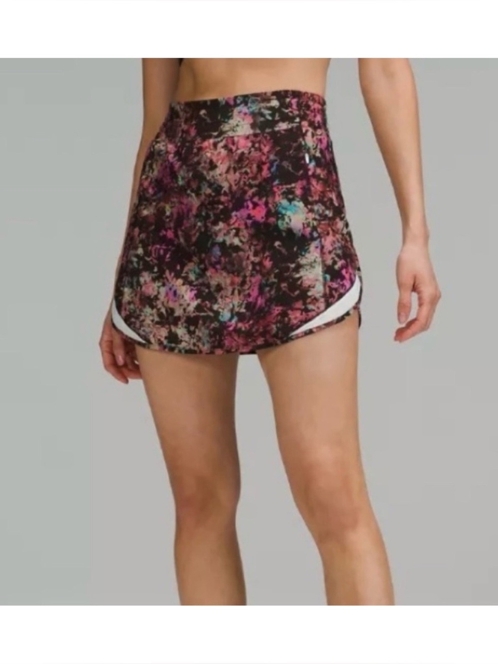 EUC Lululemon Hotty Hot High Rise Skort In Red Stencil Blossom Multi    Size 6